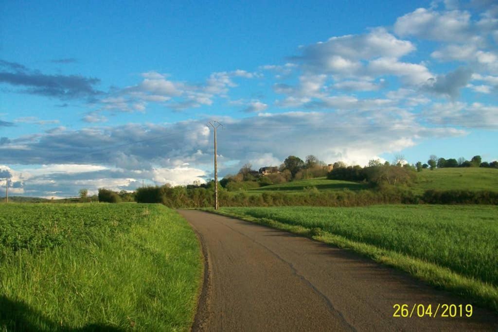 Gite A La Ferme Rouvroy Exterior foto